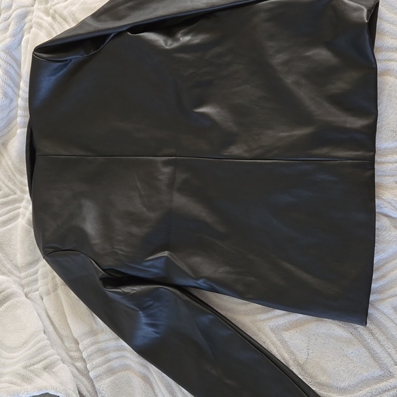 Blazer - Picture 7 of 8